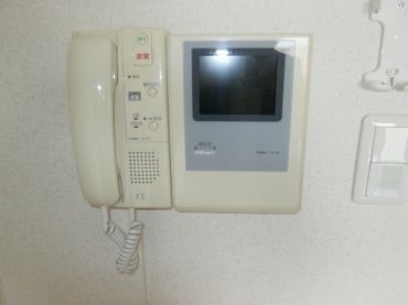 �y�Z�L�����e�B�z�@