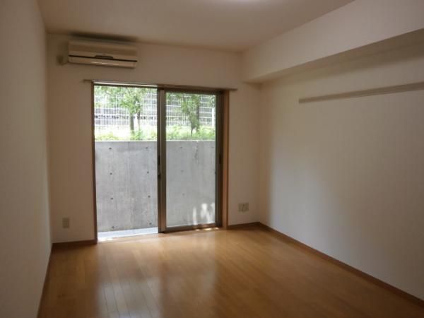 �y���ԁE���r���O�z�@