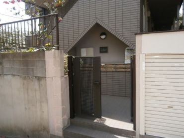 �y�G���g�����X�z�@