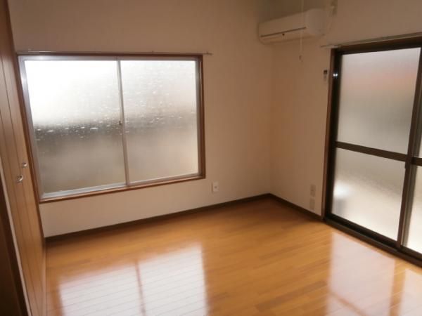 �y���ԁE���r���O�z�@