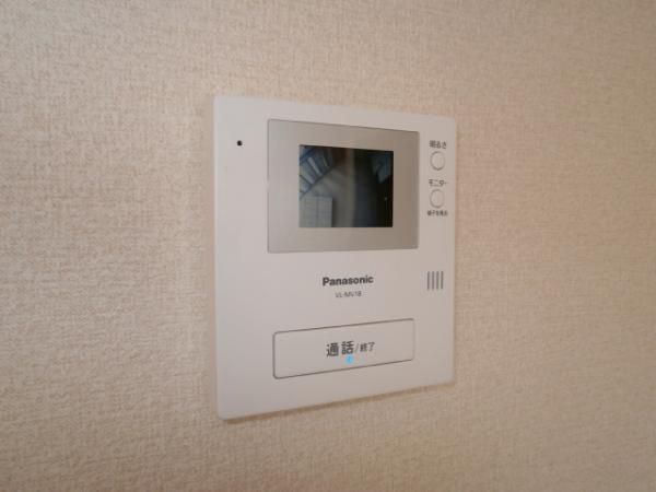 �y�Z�L�����e�B�z�@