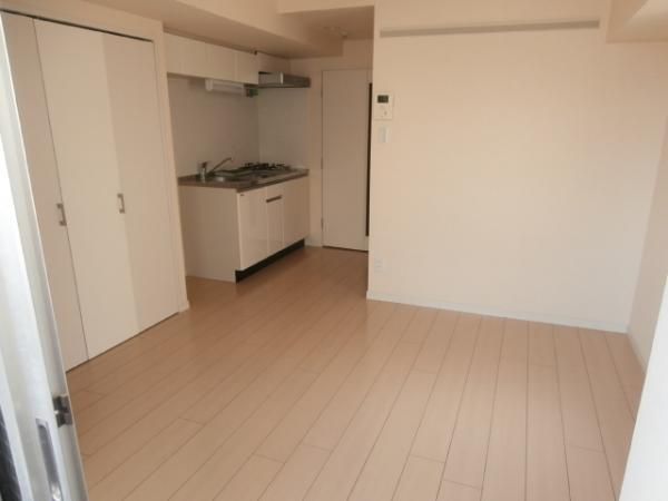 �y���ԁE���r���O�z�@