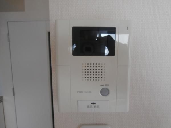 �y�Z�L�����e�B�z�@