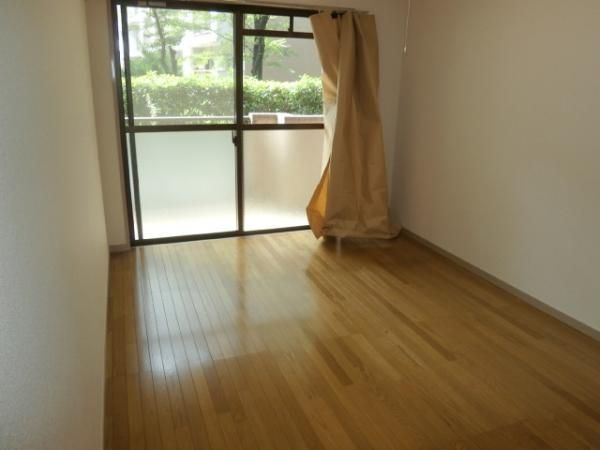 �y���ԁE���r���O�z�@