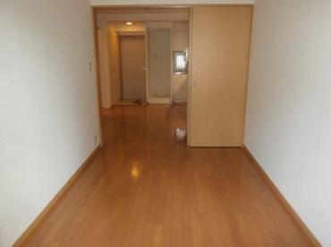 �y�����E���r���O�z�@